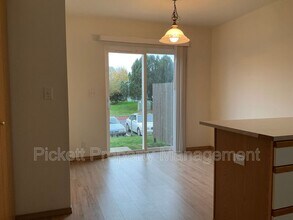 683 Northpark Ln in Bremerton, WA - Building Photo - Building Photo