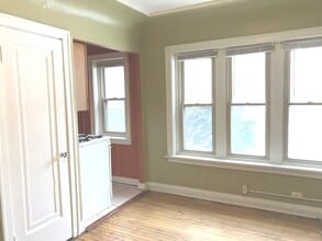 1527 Marshall in Milwaukee, WI - Building Photo - Interior Photo