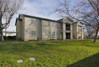 The Vineyard Apartments in Lamont, CA - Building Photo - Building Photo