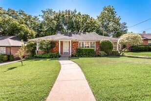 6968 Bob O Link Dr in Dallas, TX - Building Photo