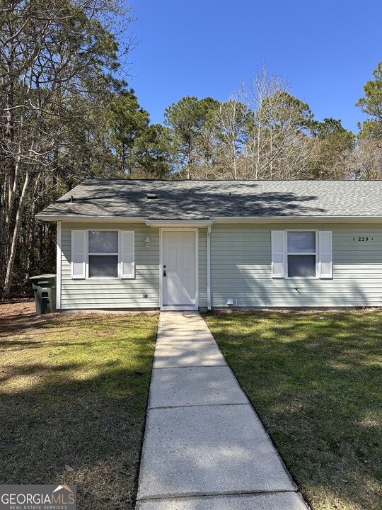229 Lakemont Dr in Kingsland, GA - Building Photo