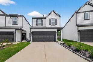 3233 Creston Gate Dr in Houston, TX - Building Photo