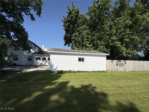 9513 Edison St NE in Alliance, OH - Building Photo - Building Photo