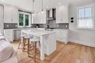 888 Oldfield Road in Fairfield, CT - Building Photo - Building Photo