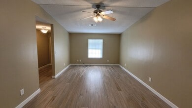 1033 Peakview Dr in Pensacola, FL - Building Photo - Building Photo