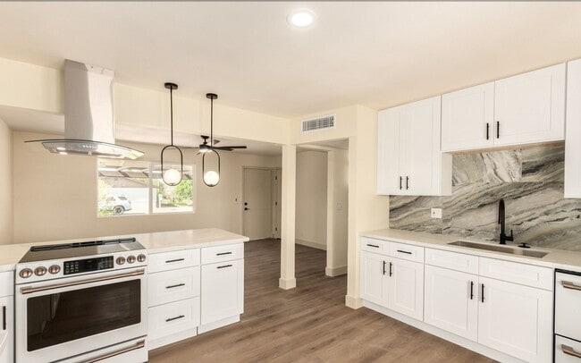 12613 N 29th Ave in Phoenix, AZ - Building Photo - Building Photo