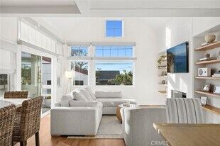 409 Dahlia Ave in Newport Beach, CA - Building Photo