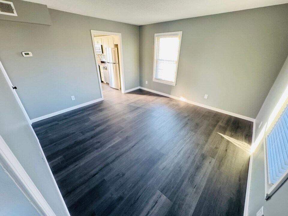 305 Church St in Lafayette, TN - Building Photo