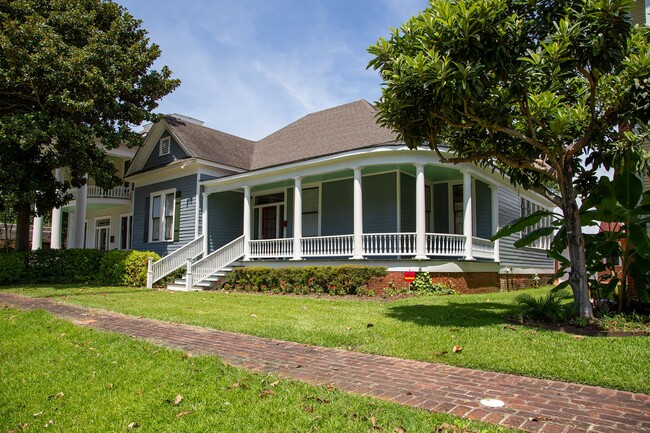 1214 Jackson St in Alexandria, LA - Foto de edificio - Building Photo