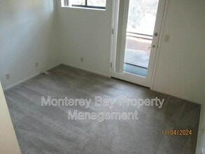 363 Spencer St in Monterey, CA - Foto de edificio - Building Photo