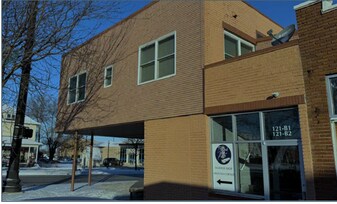 121 W Washington St, Unit B2 in Goshen, IN - Building Photo