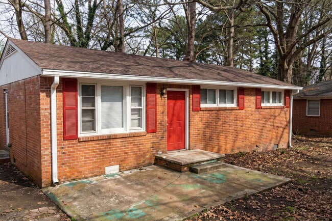 property at 324 Macedonia Rd SE