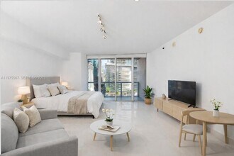475 Brickell Ave, Unit 1010 in Miami, FL - Foto de edificio - Building Photo