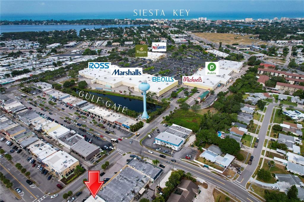 2721 Mall Dr in Sarasota, FL - Building Photo