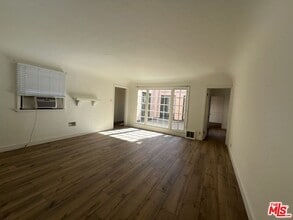 4956 S San Vicente Blvd in Los Angeles, CA - Building Photo - Building Photo