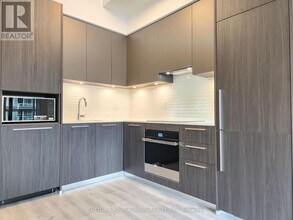 65 Broadway Ave in Toronto, ON - Building Photo - Building Photo