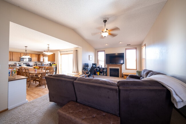 3292 Century Dr in Hastings, MN - Building Photo - Building Photo