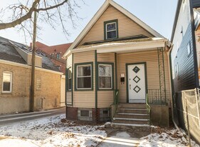 2814 N Maplewood Ave in Chicago, IL - Building Photo