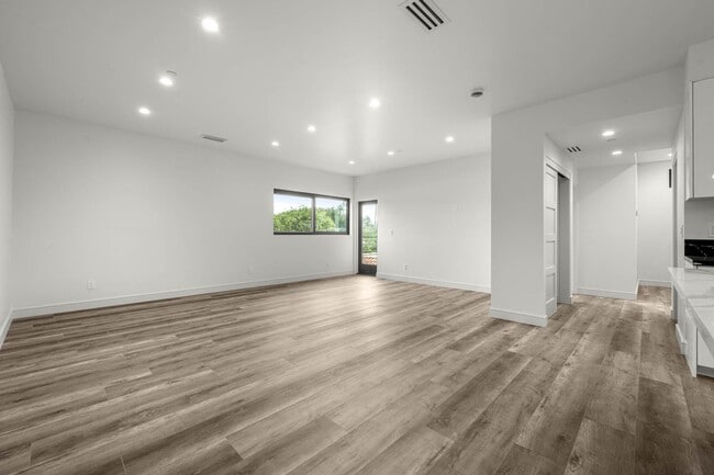 1920 S Sherbourne Dr in Los Angeles, CA - Building Photo - Building Photo