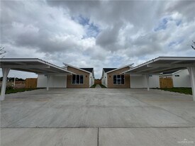 2305 E Viviana St in Edinburg, TX - Building Photo