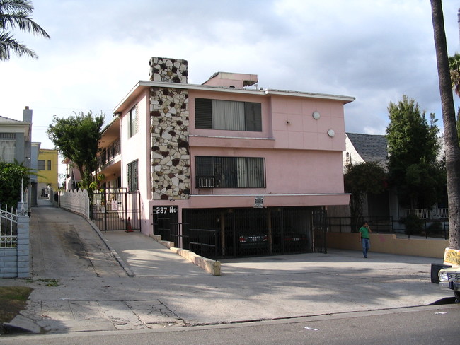 237 N Catalina St in Los Angeles, CA - Building Photo - Building Photo