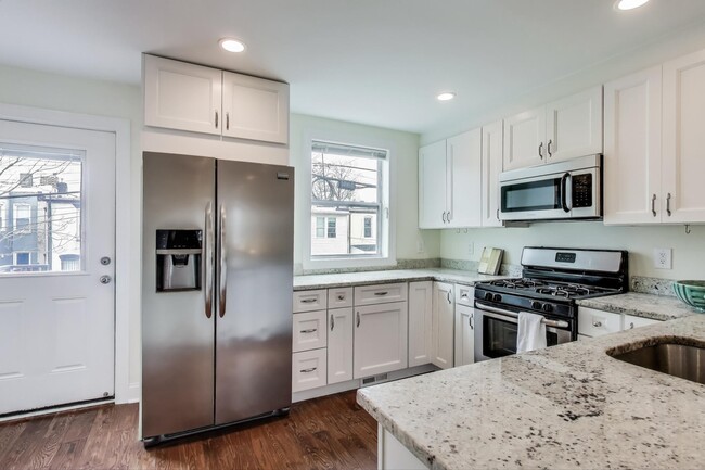 property at 629 Morton Pl NE