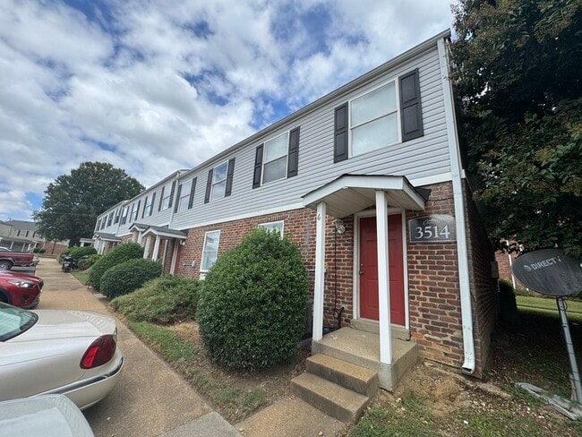 property at 3514 E Richmond Rd