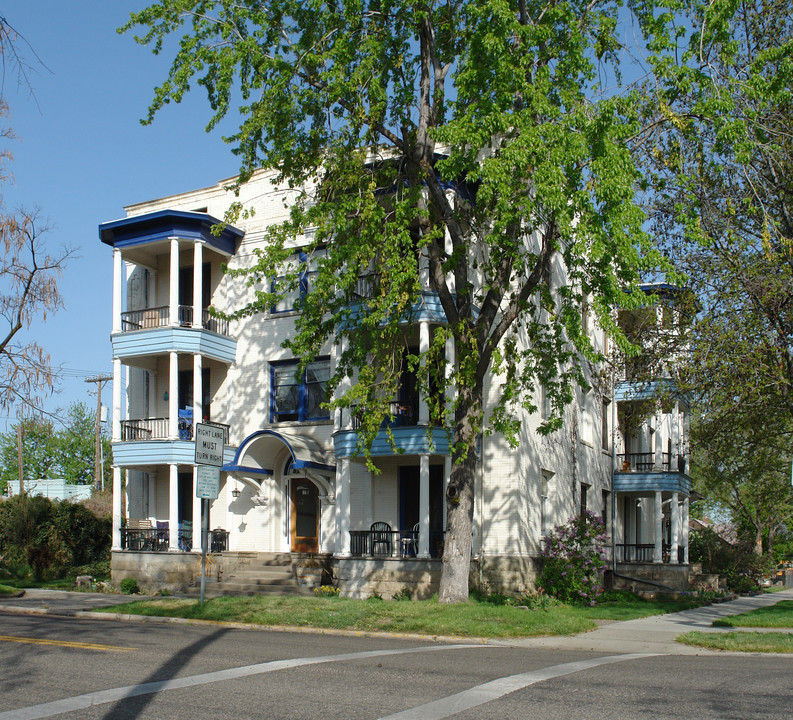 WHITE SAVAGE APARTMENTS in Boise, ID - Building Photo