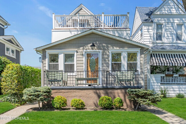 property at 226 Sylvania Ave