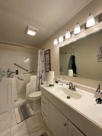 416 Vernon St photo'
