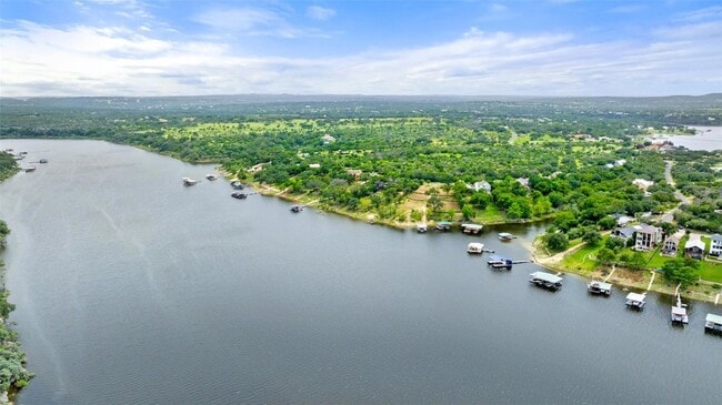 1201 Lakeshore Dr in Spicewood, TX - Building Photo - Building Photo