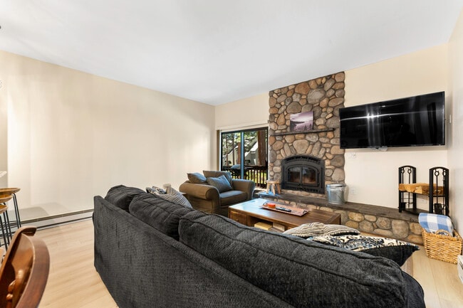 807 Alder Ave in Incline Village, NV - Building Photo - Building Photo