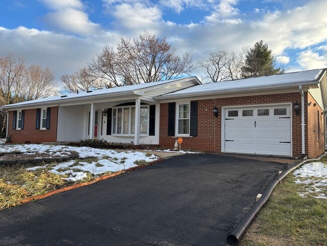 136 Grimes St in Roanoke, VA - Building Photo - Building Photo