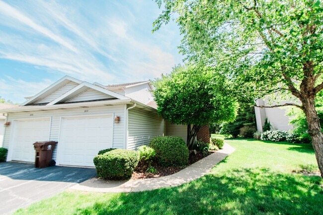 property at 1977 Laura Ln