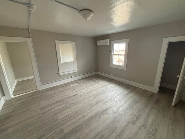 14 E 6th Ave in Hutchinson, KS - Foto de edificio - Building Photo