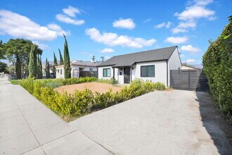 2206 N Brighton St in Burbank, CA - Building Photo - Building Photo