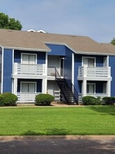 Post Oaks Apartments in Sherman, TX - Foto de edificio - Building Photo