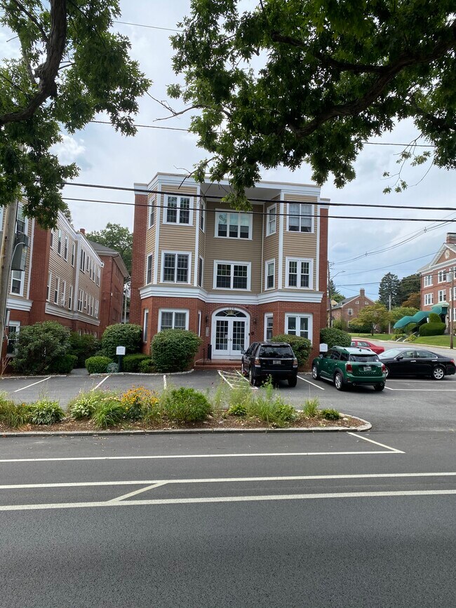 106 Blackstone Blvd Rentals in Providence, RI