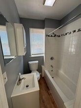 23 Pond Lily Ave in New Haven, CT - Foto de edificio - Building Photo