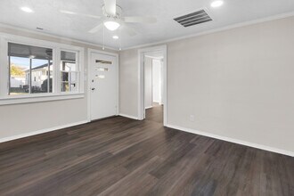 211 Lawson St in New Bern, NC - Building Photo - Building Photo