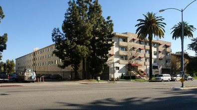 Fountain Terrace Apartments in Van Nuys, CA - Building Photo - Building Photo