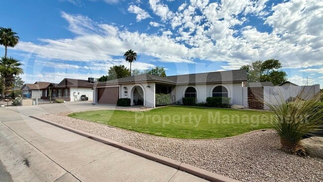 3413 W Kristal Way in Phoenix, AZ - Building Photo - Building Photo