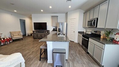 31814 Whittis Hl Wy in Fulshear, TX - Building Photo - Building Photo