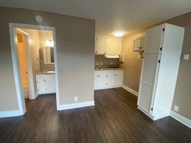 7466 Rosemead