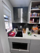 944 Meridian Ave in Miami Beach, FL - Foto de edificio - Building Photo