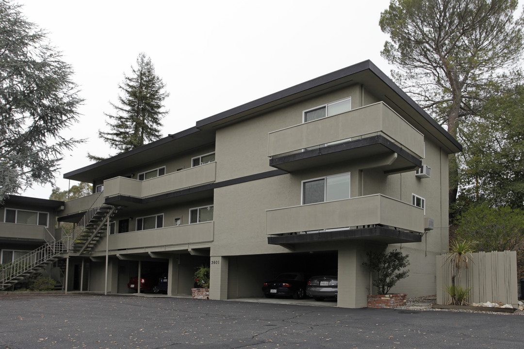 3601-3601A Happy Valley Rd in Lafayette, CA - Building Photo