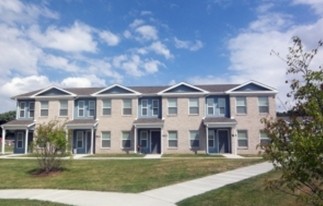Saxony Town Homes in Hammond, IN - Building Photo