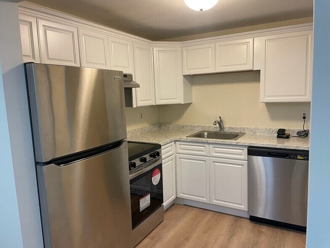 Grafton Colonial Apartments in Grafton, MA - Foto de edificio - Building Photo