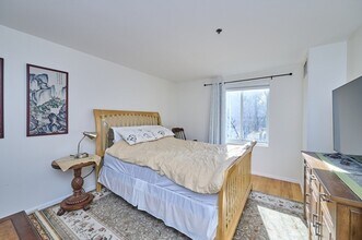 1001 Massachusetts Ave, Unit 2c in Cambridge, MA - Building Photo - Building Photo