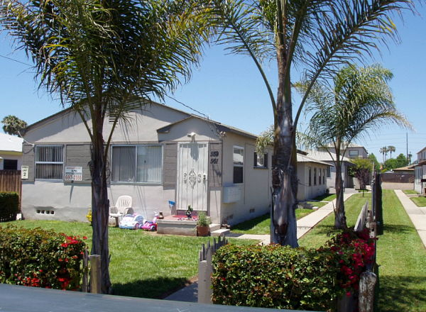 559-561 Flower St in Chula Vista, CA - Building Photo - Building Photo